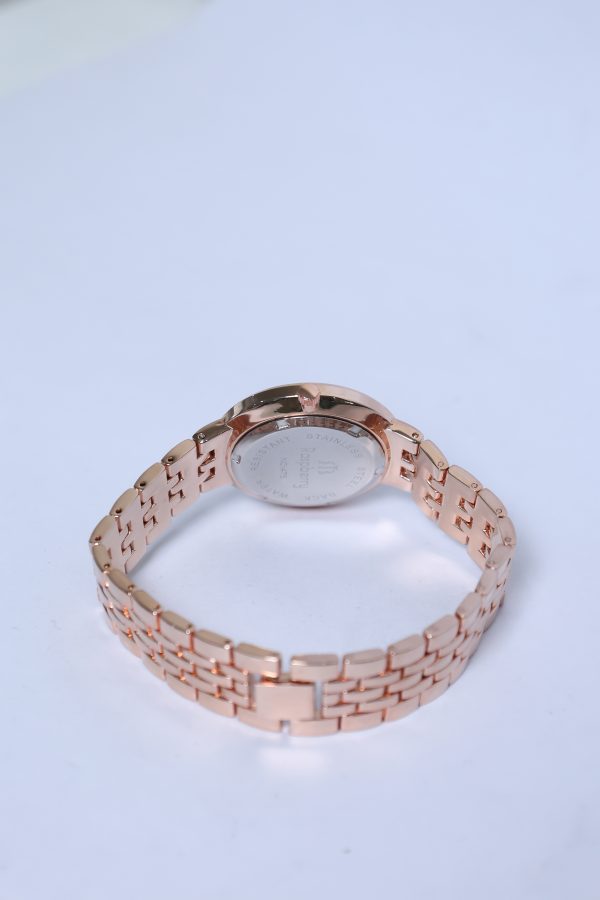 M8 (Rose Gold White)
